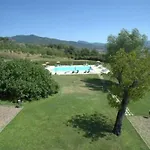 Tatil Evi In With Pool & Gardens Poppi