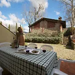 Tatil Evi In With Pool & Gardens Poppi