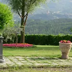In With Pool & Gardens Tatil Evi